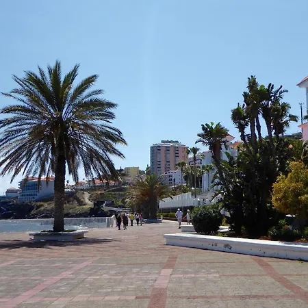 Aylevarroo Penthouse *