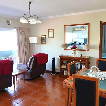 Aylevarroo Penthouse *