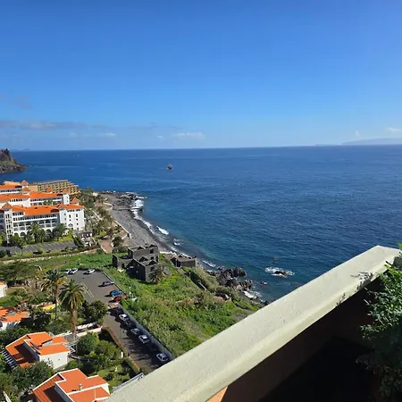 Aylevarroo Penthouse * Caniço