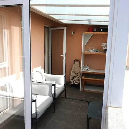 Aylevarroo Penthouse アパート