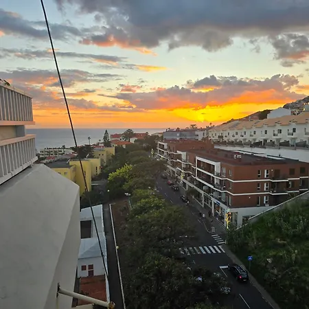 Aylevarroo Penthouse *