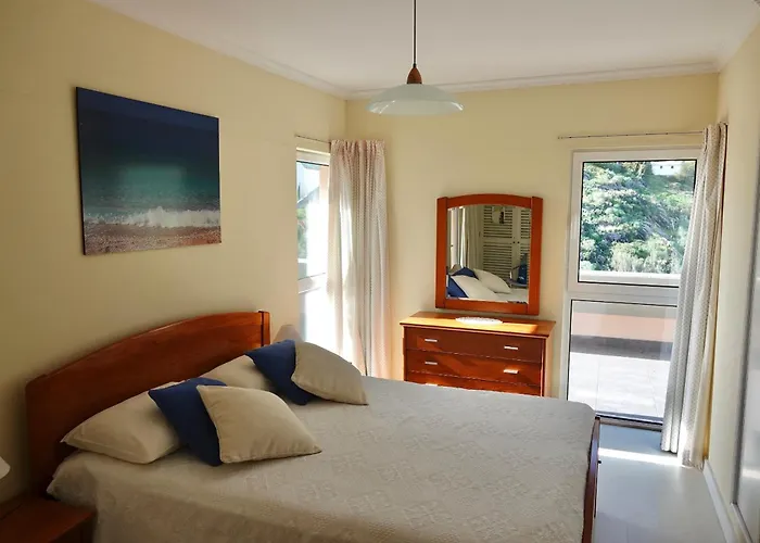 Aylevarroo Penthouse Apartmán *