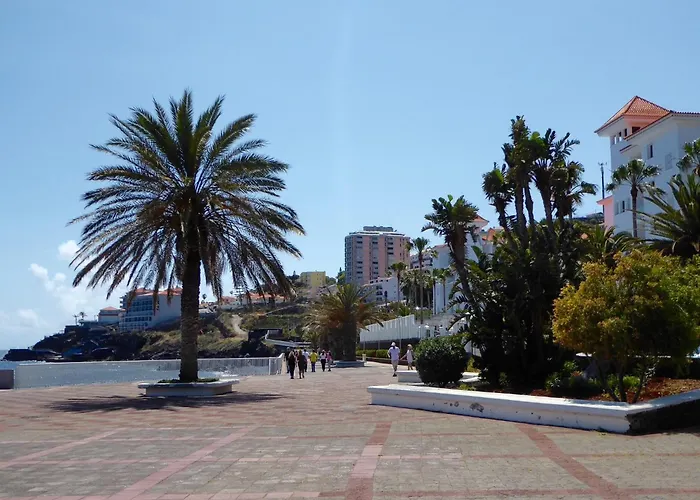 Aylevarroo Penthouse *