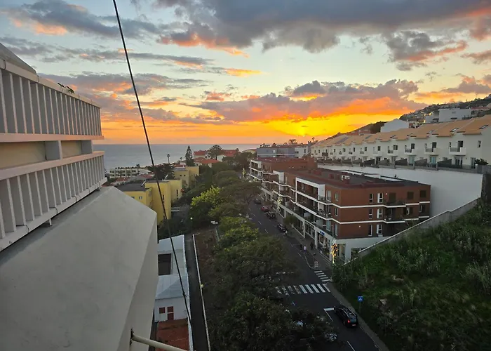 Aylevarroo Penthouse *